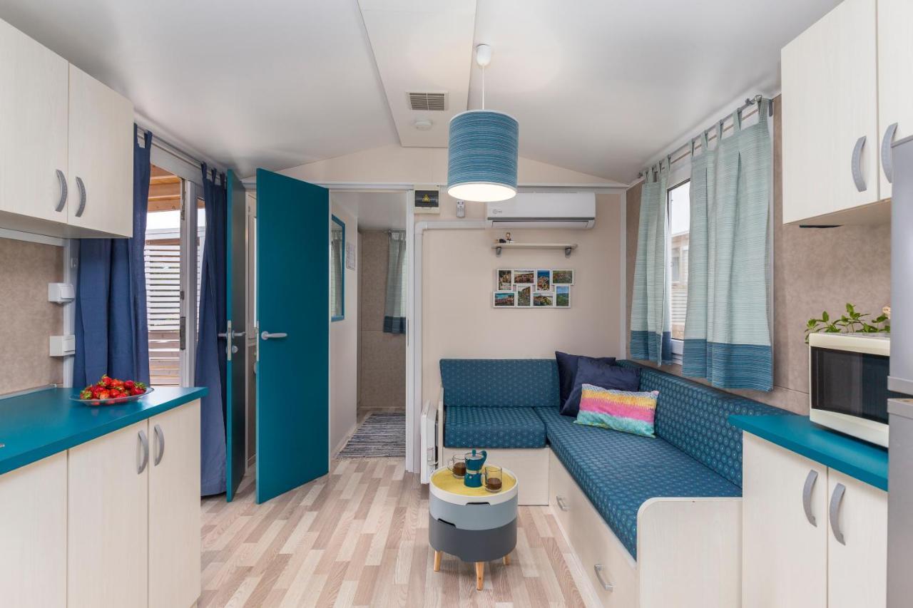 West Coast Mobilhome With Xxl Terrace Tar-Vabriga Exterior photo