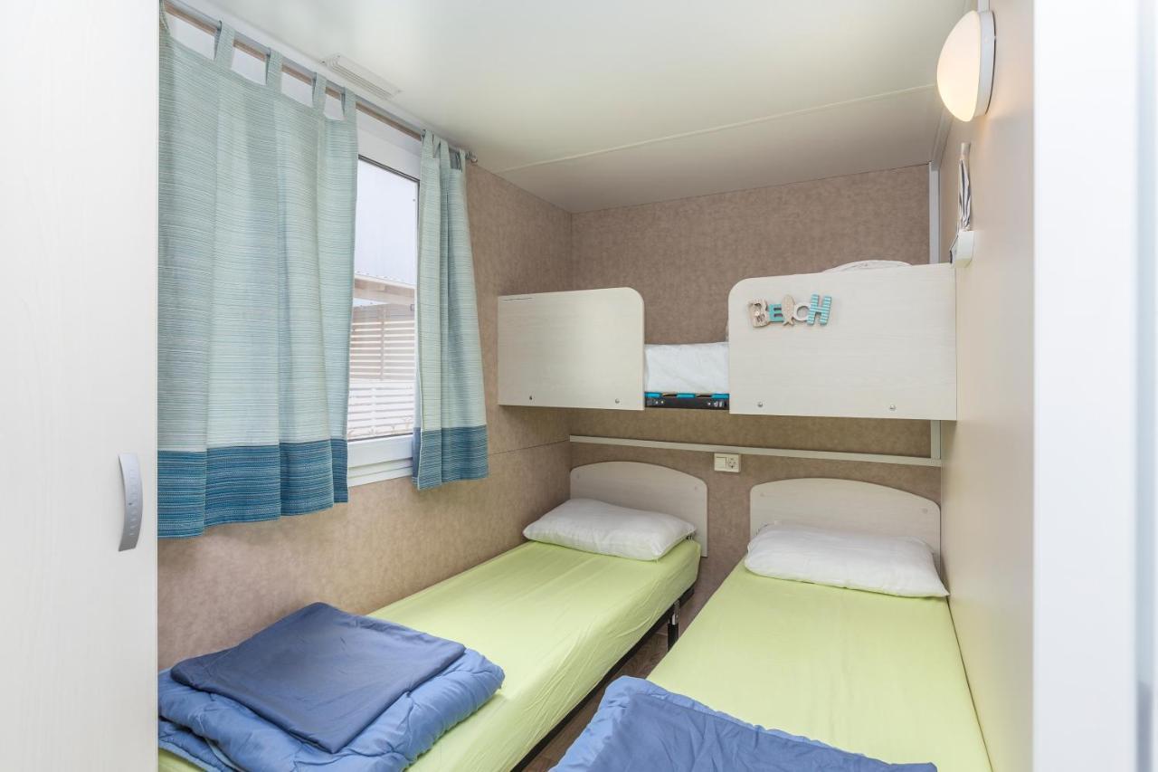 West Coast Mobilhome With Xxl Terrace Tar-Vabriga Exterior photo