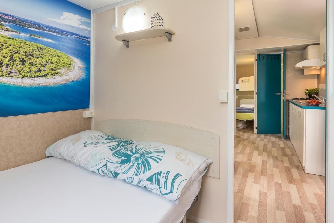 West Coast Mobilhome With Xxl Terrace Tar-Vabriga Exterior photo